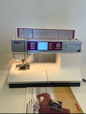 Symaskine, Pfaff quilt expression 4.0 symaskine med 222 sømme, 11 stk. 1-trins fuldautomatiske knaph