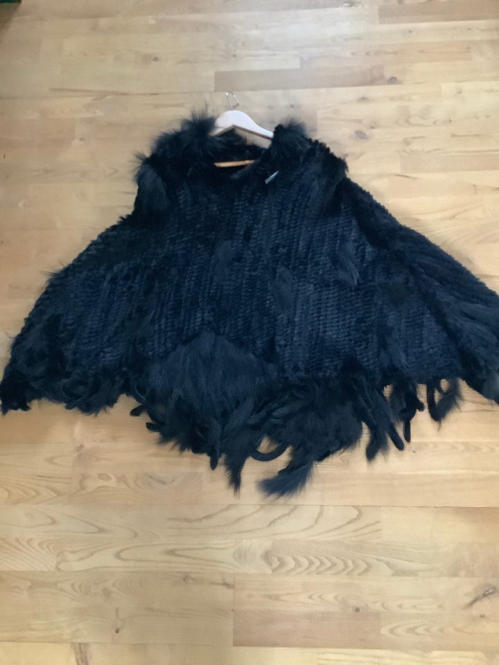 Poncho, str. 42, Copenhagen fur