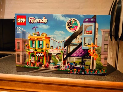 Lego Friends, Lego Friends Downtown Flower & Design Stores 41732, nyt og uåbnet.

Meget stort Lego f