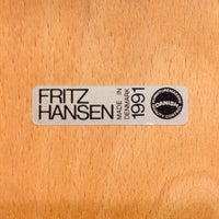 Fritz Hansen, Friis og Moltke model 4810 tegnet i 1985, stol
