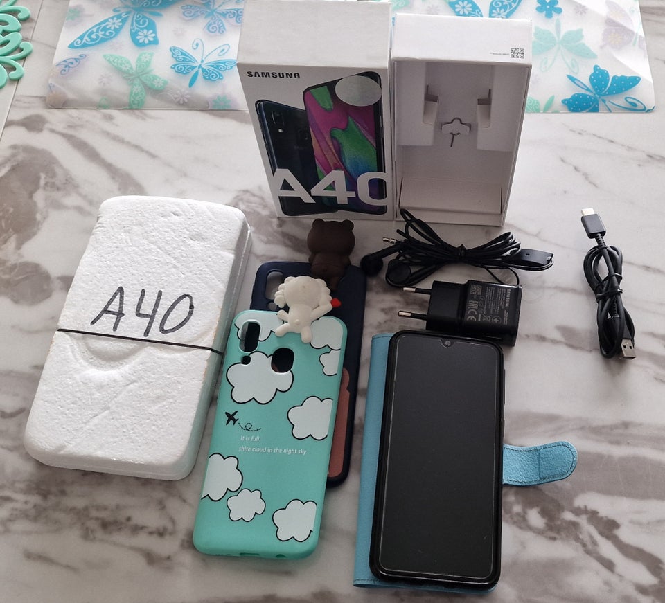 Samsung Galaxy A40, 64 GB , God