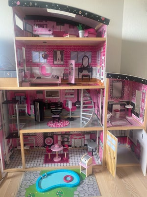 Barbie, Barbiehus 130x130, Kidkraft sparkle mansion 130 x 130 cm incl. møbler

2 år gammel, god som 