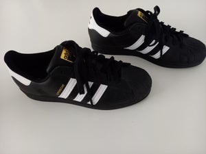 Find Adidas Superstar 43 p DBA k b og salg af nyt og brugt