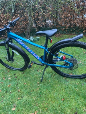 Unisex børnecykel, mountainbike, Specialized, W pitch 2019, 27 tommer hjul, 24 gear, Cyklen er i rig