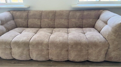 Sofa, 3 pers. , Troels Denmark - Hudson, Elegant og behagelig Hudson sofa med sorte ben.

Farven er 
