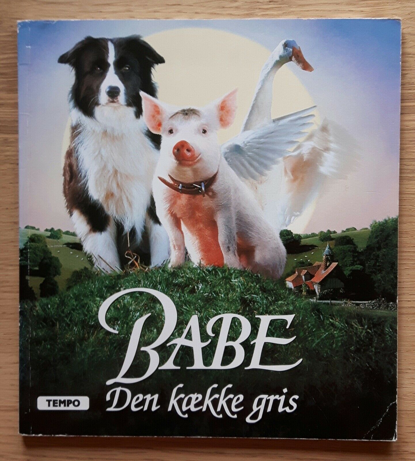 Babe den kække gris, af Tempo – dba.dk – og Salg af Nyt og Brugt