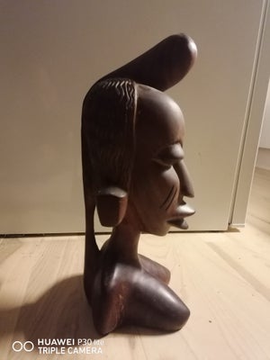 Andre samleobjekter, Afrikansk  kunst, Fremstår i perfekt stand  32 cm høj , 20 cm bred   Vægt 4 kg