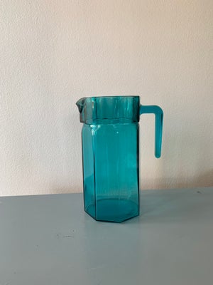 Glas, Kande i blå-grønt glas, Smuk ældre kande i blå-grønt glas med hank   

Kanden er 23 cm høj og 