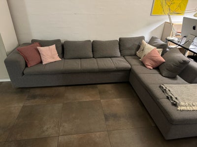 Hjørnesofa, uld, 5 pers. , Ilva, 5 pers hjørnesofa fra Ilva. Gråt stof. 
Cirka 3,2 x 2,2m. Dybde ca 