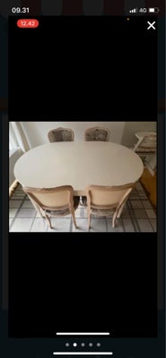 Spisebord, Træ, Spisebord med 4 stole fra Ilva. Bordet kan trækkes ud så der kan sidde 8 om bordet. 