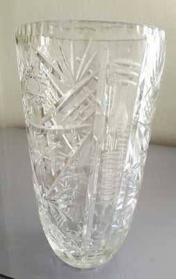 Vase, Krystalvase, Flot Krystalvase uden skår.
Højde: 21 cm. Diameter øverst: 12 cm.