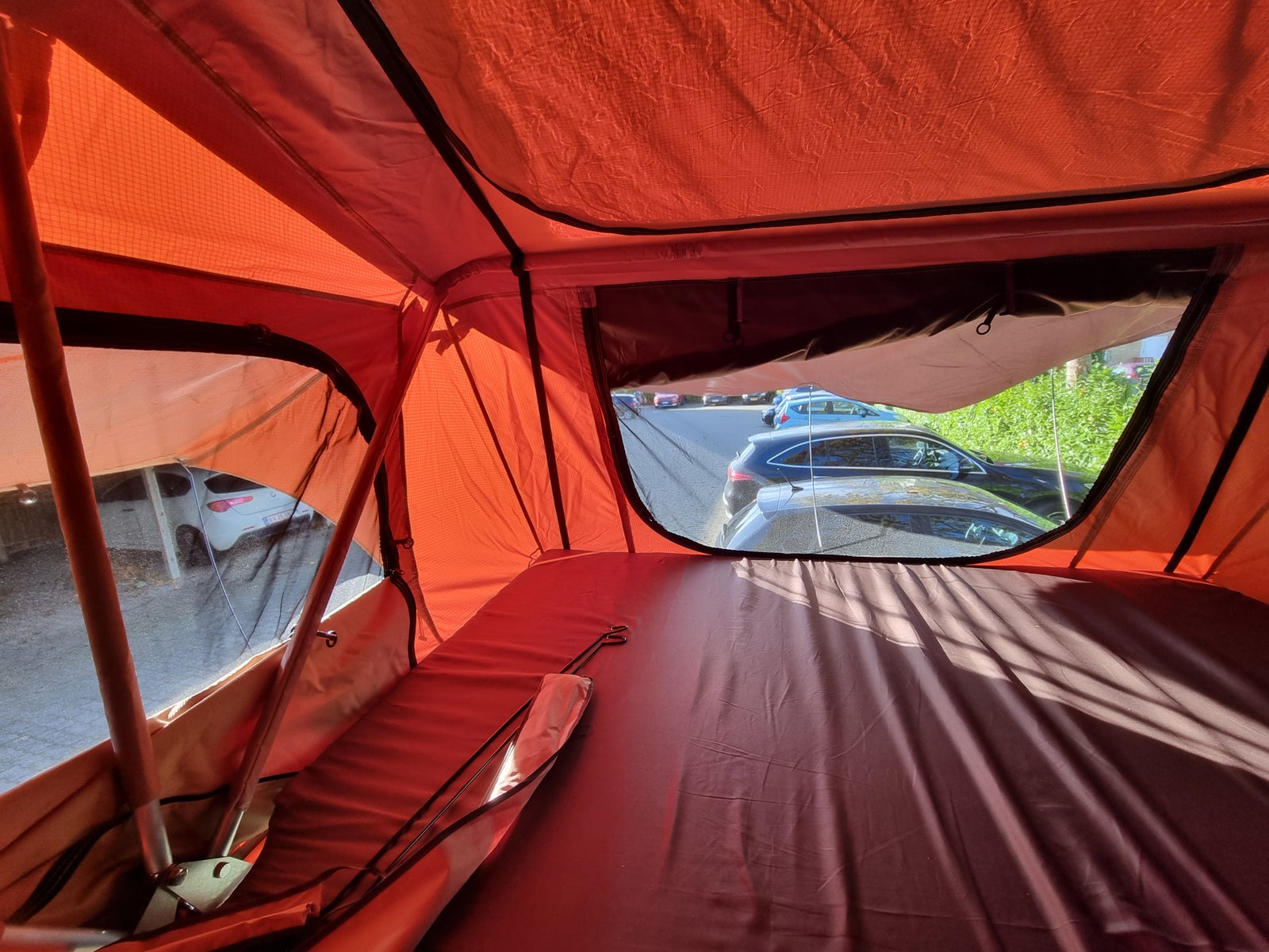 Family Roof Tent for 4 people + all the accessorie