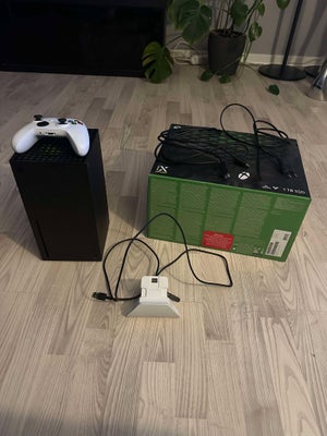 Xbox Series X, God, Halløj, 
Jeg sælger min xbox da ikke rigtigt for brugt den mere men den kører ga