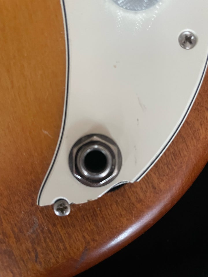 Elbas, Fender (US) Precision