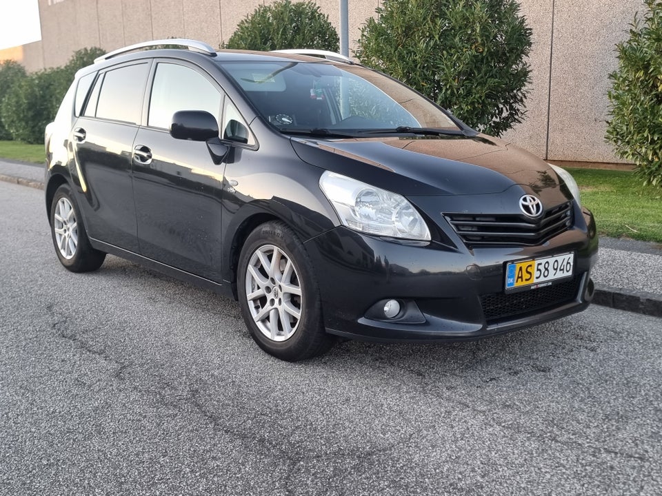 Toyota, Sportsvan, 2,2 D-CAT 150 T2 Touch aut.