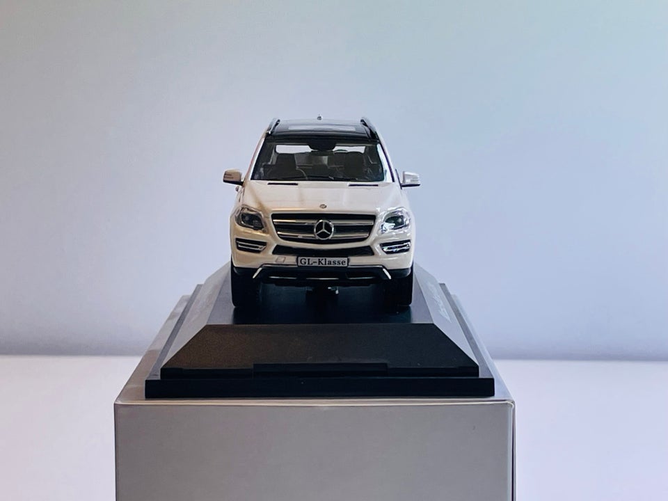 Modelbil, Norev Mercedes-Benz GL-Class, skala 1:43