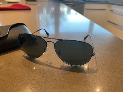 Solbriller herre, RayBan, Sælger mine lækre RayBan Aviator RB3026 sollbriller eftersom jeg simpelthe