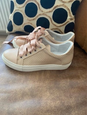 Sneakers, str. 37, Billi Bi,  Beige,  Skind,  Ubrugt, Sneakers i beige skind fra Billi Bi. 
Kun være