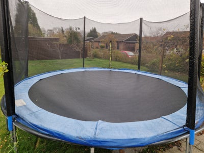 Trampolin, Trampolin Ø4m, Velfungerende stor trampolin - diameter 4,3 m. Med sikkerhedsnet og kant p