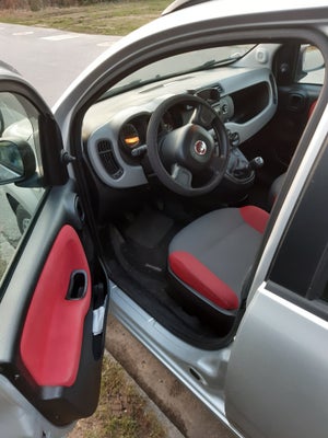 Fiat Panda, Benzin, 2012, km 247000, gråmetal, træk, nysynet, ABS, airbag, 5-dørs, centrallås, start