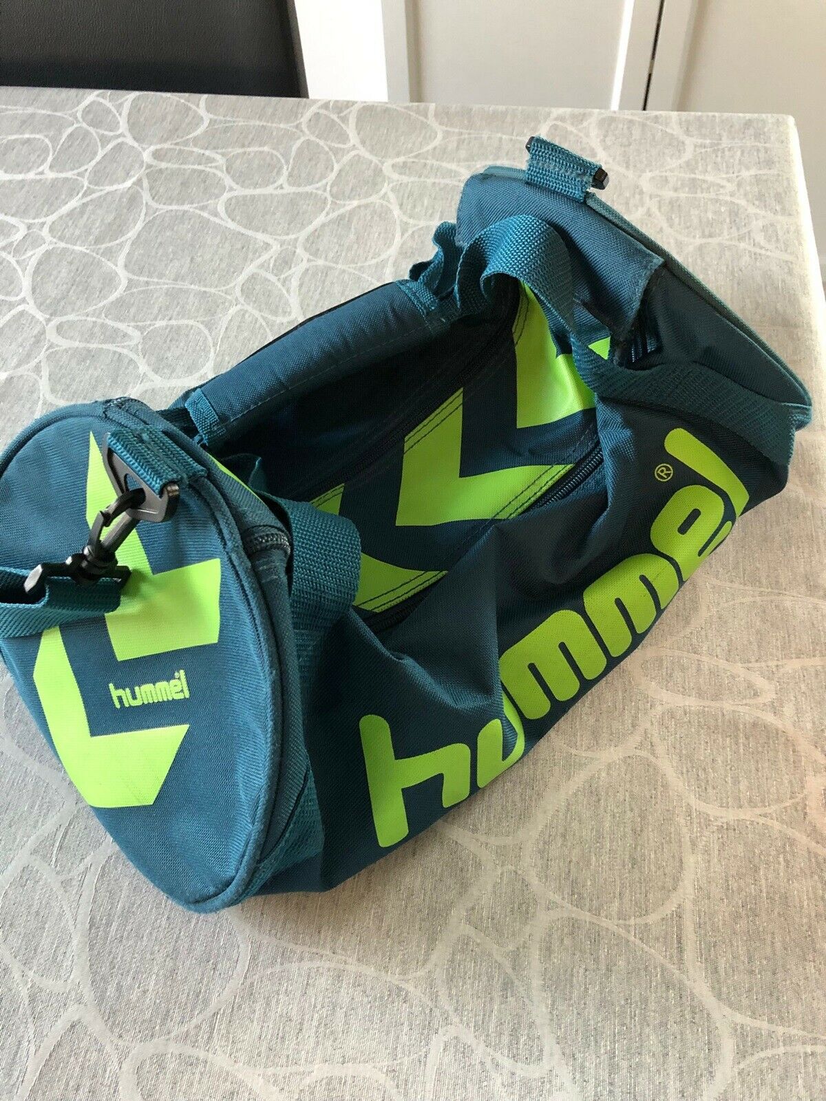Sportstaske, Hummel sports taske, Hummel – – Køb og Salg af Nyt og Brugt