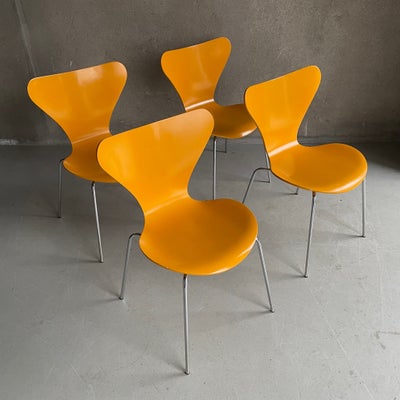 Arne Jacobsen, stol, 3107, 4 stk Arne Jacobsen “syver” stole / model 3107 . Varm gul . Lettere brugs