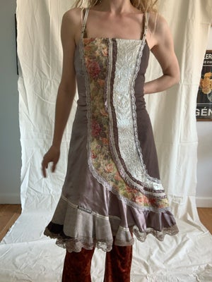Corsagekjole, Vintage , str. M,  Multi,  Næsten som ny, Sejeste patchwork kjole med snørredetalje på