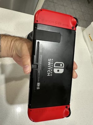 Nintendo Switch, 1, Perfekt, 
Til salg er en Nintendo Switch, der har været brugt i cirka en måned. 