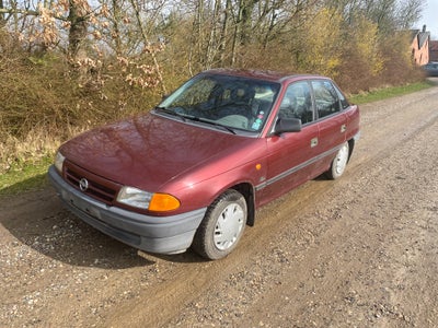 Opel Astra, 1,6 GL, Benzin, 1994, km 157896, bordeauxmetal, 4-dørs, Skal synes
Er afmeldt
BYD