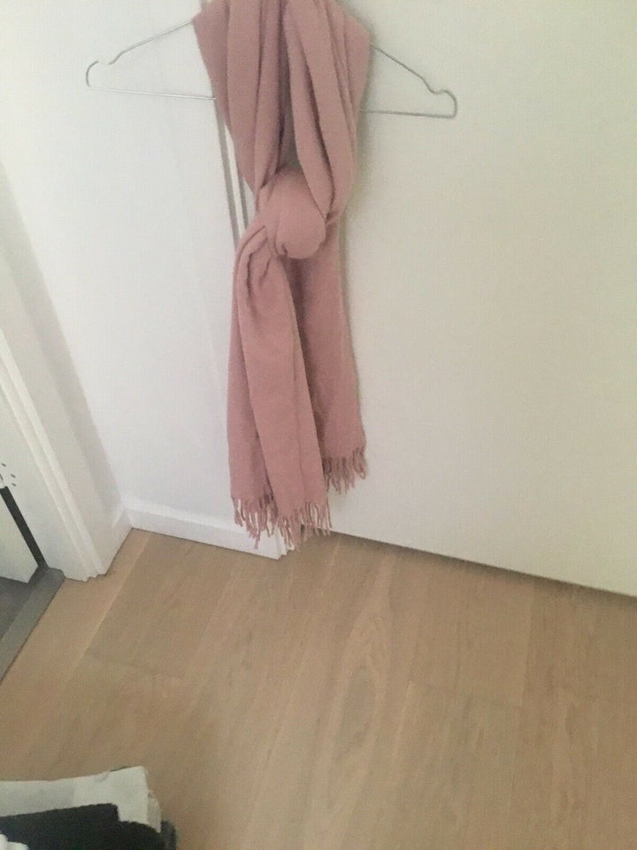 Tørklæde, Bahne, str. One size – dba.dk – Køb Salg af Nyt og Brugt