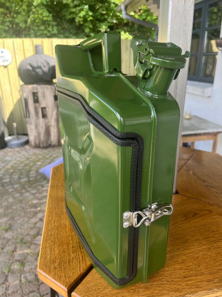 Barskab, jerry can