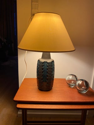 Lampe, Søholm, Smuk blå RETRO Søholm keramik bordlampe nr 1034 fra 1960’erne. Der er afbryder på led