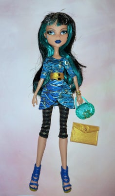 Andet, Monster High Picture day Cleo, Denne dukke er i brugt men fin og ren stand.

Tjek også mine a