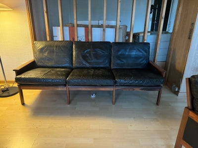 Illum Wikkelsø, Capella , Sofa, 3 Personers sofa, model Capella, i palisander og sort elegance læder