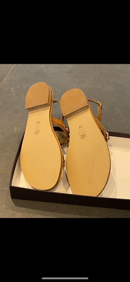 Sandaler, str. 39, Pair