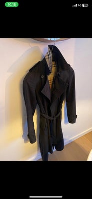 Trenchcoat, str. 34, Burberry,  Sort,  God men brugt, Smuk klassisk trenchcoat, som holder i mange å