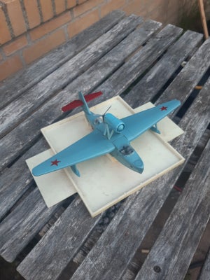 Legetøj, Model af vandflyver, M6P-2/MBR2, metal/plastik, 1:72, USSR-vintage, flyver 19 cm lang og vi