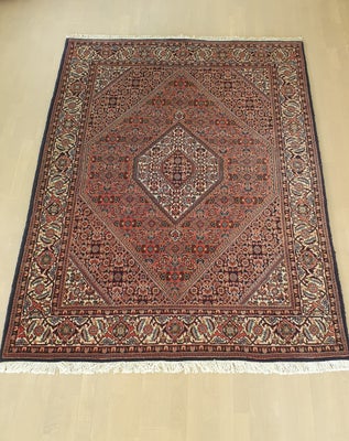 Andet tæppe, ægte tæppe, håndknyttet Persisk Bidjar tæppe , b: 145 l: 203

Knudetæthed ca 250.000 kn