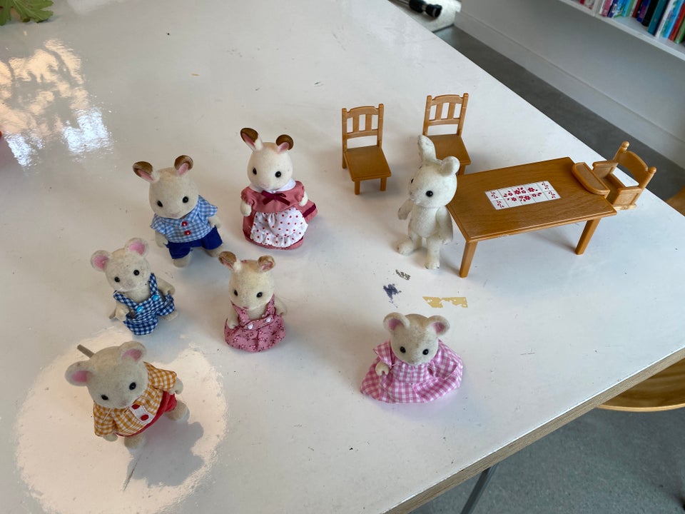 Sylvanian, Spisebordet med to stole og babystol