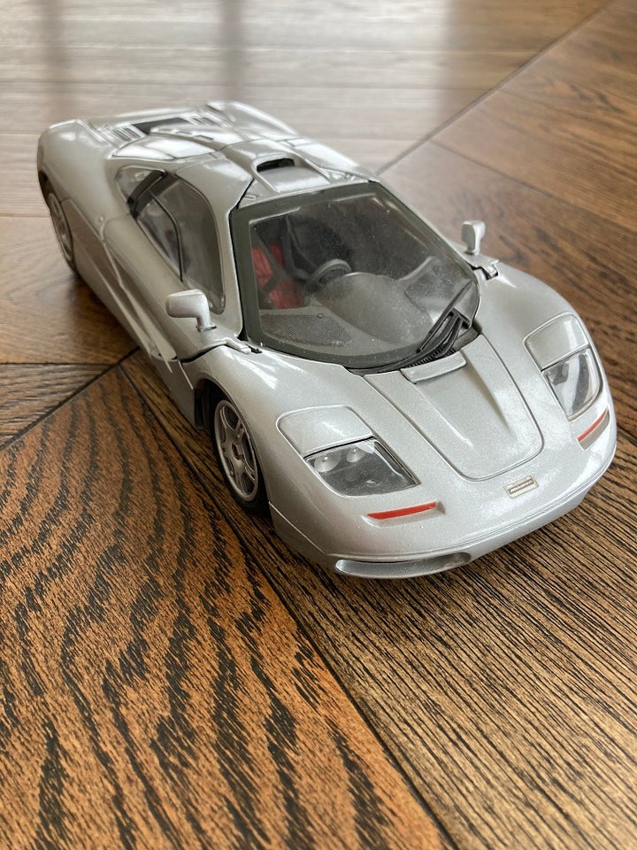 Modelbil, Maisto McLaren F1 (1992), skala 1/18