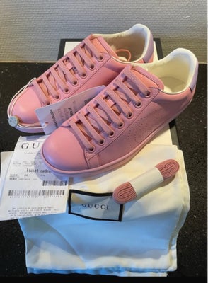 Sneakers, str. 36, Gucci,  Lyserød/lilla,  Læder,  Ubrugt, Helt nye og ubrugte Gucci sneakers 

De e