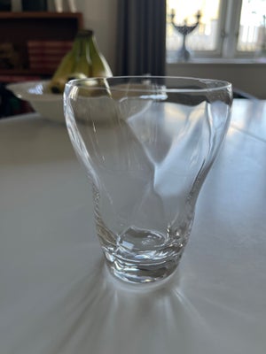 Glas, Xanadu / Konkylie Vandglas, Arje Griegst, Xanadu / Konkylie Vandglas
Holmegaard
Højde 10,5 cm
