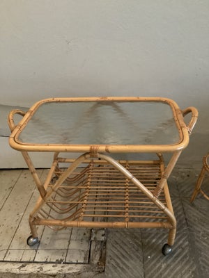 Bambus rullebord, Vintage, Skønt velholdt rullebord med råglas
Fremstår i flot stand med lidt alders