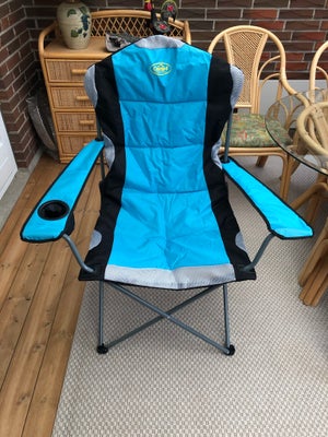 Ny foldbar campingstol med kopholder, Foldbar campingstol  til 120 kg med kopholder. Stolen har aldr