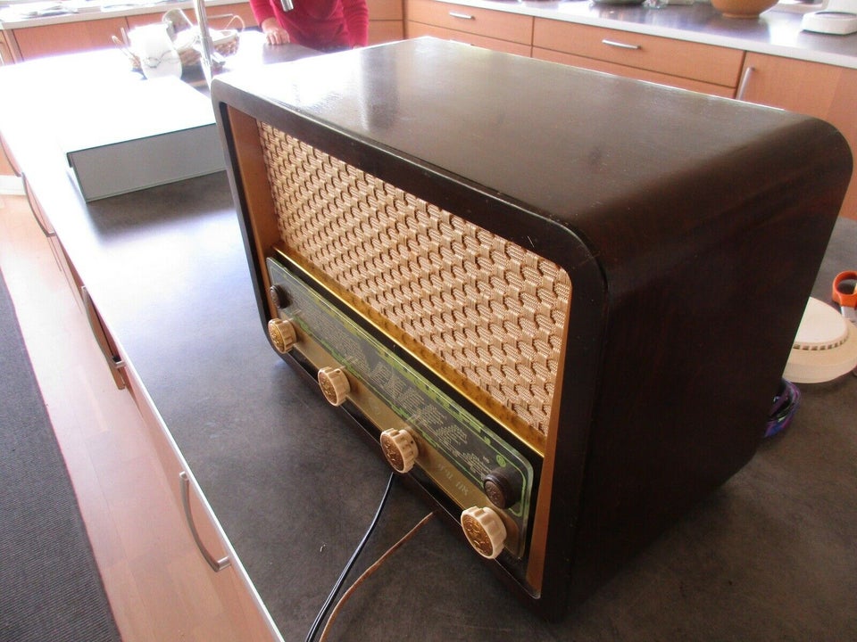 Radio, Træramme, 70 år gl.