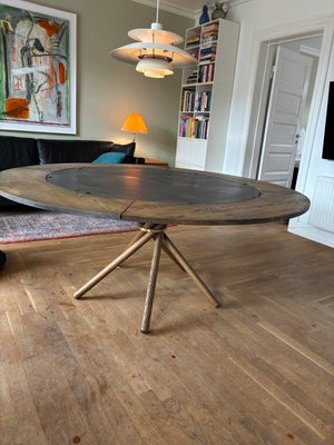 Spisebord, Eberharts Hector: Bordplade i beton og ben i træ, Eberhart, b: 120 l: 120, Nyprisen for b