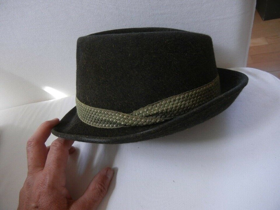 Hat, RETRO - Greta Friberg, str. 55