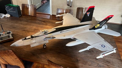 Fjernstyret fly, Freewing F/A-18E Hornet V2, Super flot skala EDF Jet med 90mm Fan og trust vectorin