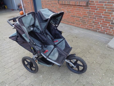 Babyjogger, andet mærke 3 hjulet, dobbelt  babyjogger  klapvogn mærke bob med regnslag og seler