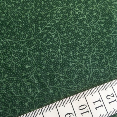 Stof, 110x50 cm retro / vintage fast stof, patchwork stof. Grønt med lille mønster. Stoffet er vaske